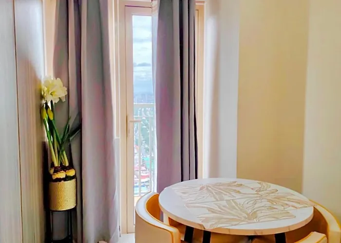 Stunning With Balcony Near Moa アパート マニラ市