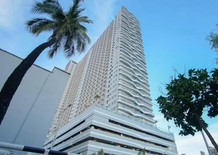 Stunning With Balcony Near Moa *